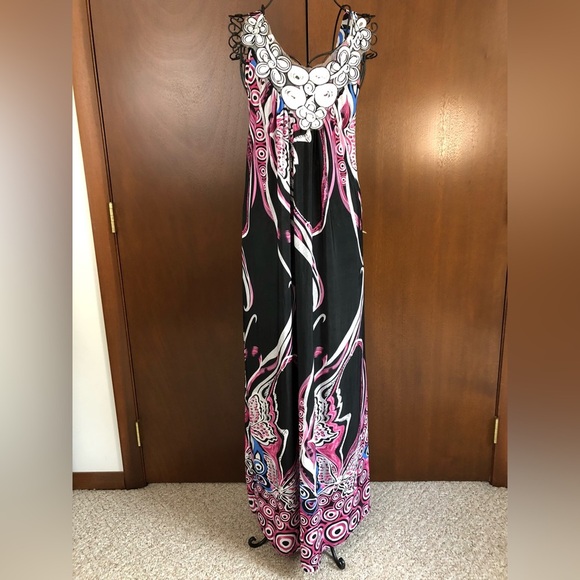 Elegant Black and Pink Maxi Dress by Julia - Picture 1 of 7